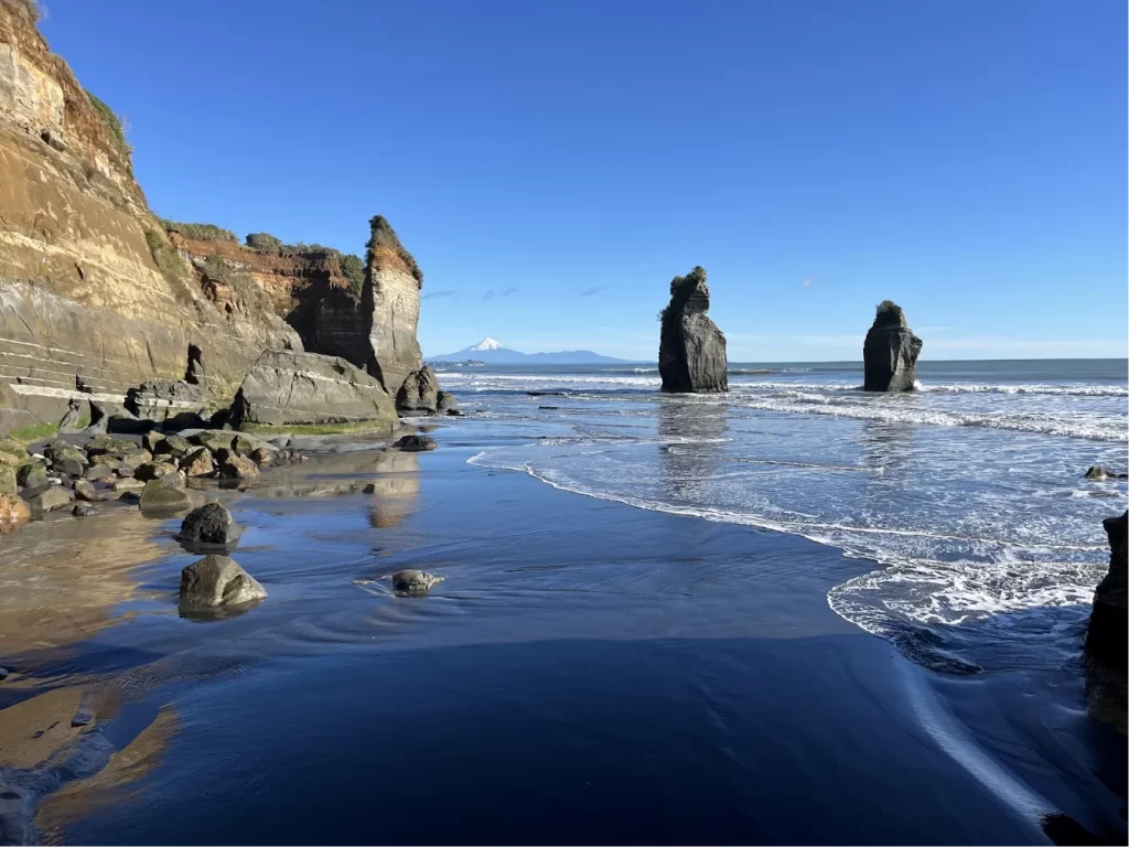 Three Sistersとタラナキ山